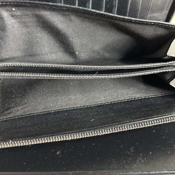 Chanel caviar long zip wallet - Picture 8 of 13